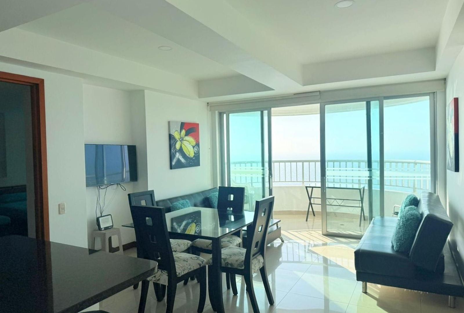 33 * Cartagena
